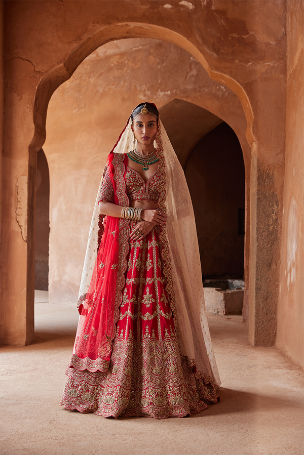 Dulhan sales dress lehenga